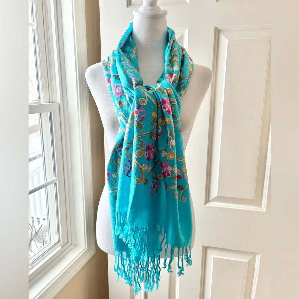 Cashmere Lightweight Large Shawl Wrap Floral Embroidery Blue NWOT